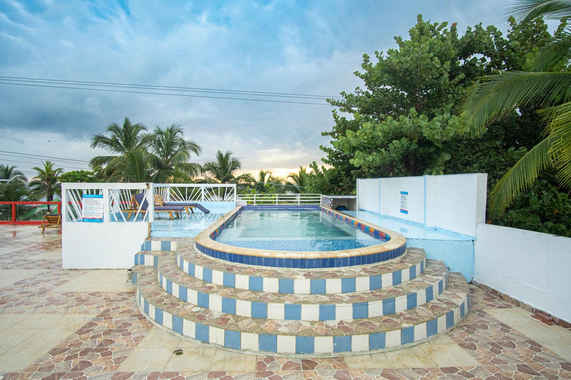 Hotel Playa Divina Coveñas エクステリア 写真
